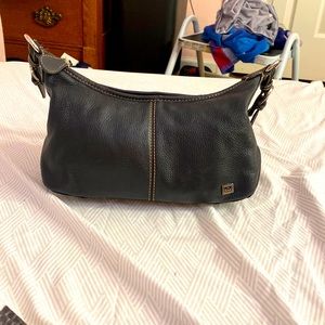 Black shoulder bag
